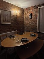 Gloucester - 2 Bed House - Sleeps 7 - Pet Friendly