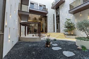 Liora Hotel