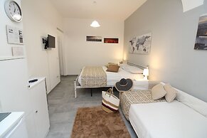 SUMMER ROOM
