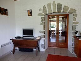 Amazing Apartment in Lanas With Large Garden