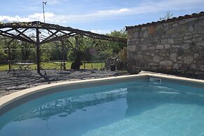 Amazing Apartment in Lanas With Large Garden