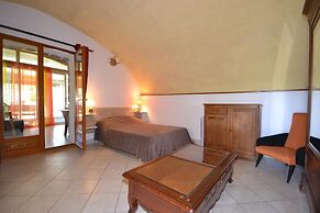 Amazing Apartment in Lanas With Large Garden