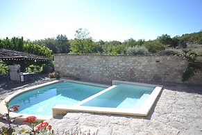 Amazing Apartment in Lanas With Large Garden