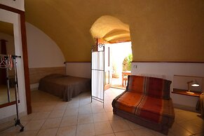 Amazing Apartment in Lanas With Large Garden