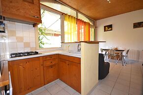 Amazing Apartment in Lanas With Large Garden