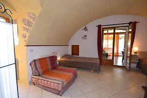Amazing Apartment in Lanas With Large Garden
