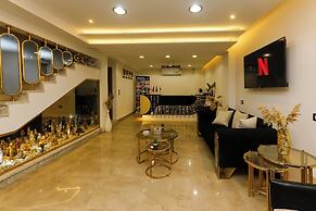 Rixosstower Pyramids View