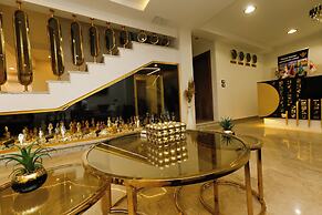 Rixosstower Pyramids View