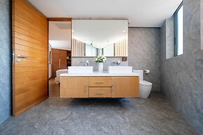 Luxury 2BR Apartment in Bluepoint 82