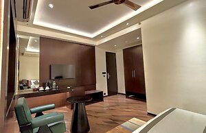 The Long D Hotel and Banquet