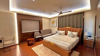 The Long D Hotel and Banquet