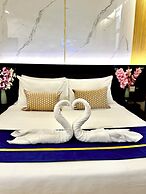 Central City Hotel at Chintatown