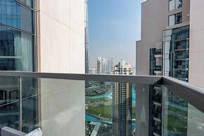 2BR High Floor Act I Act II T1