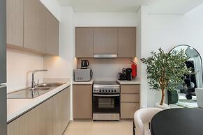 2BR High Floor Act I Act II T1