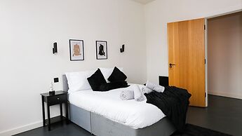 The Nichols Building Spacious 3-bedroom Apartment