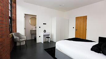 The Nichols Building Spacious 3-bedroom Apartment