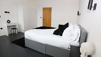 The Nichols Building Spacious 3-bedroom Apartment