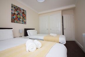 Stayzo Penthouse Accommodation 2- Premier Lodge