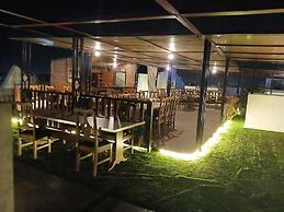 TOURACO SUITE HOTEL BUSINESS