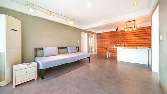Namhae Aria Spa Pension