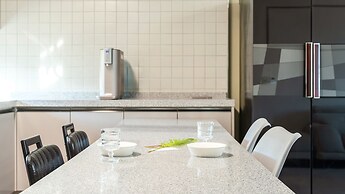 Goseong Hoostay Caravan Pension