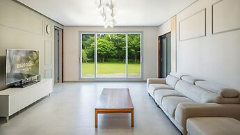 Goseong Hoostay Caravan Pension