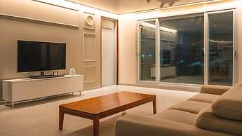 Goseong Hoostay Caravan Pension