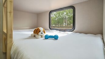 Goseong Hoostay Caravan Pension