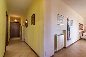 Spacious Apartment by Wonderful Italy