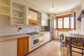 Spacious Apartment by Wonderful Italy
