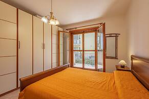 Spacious Apartment by Wonderful Italy