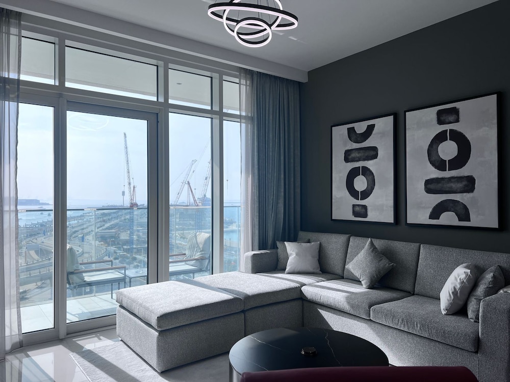 2 Bedroom Flat Beachfront Palm Jumeirah