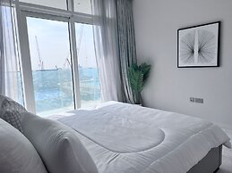 2 Bedroom Flat Beachfront Palm Jumeirah