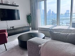 2 Bedroom Flat Beachfront Palm Jumeirah