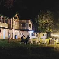 Castleton Casa
