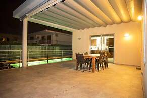 Stylish Villa by Playas de Muro