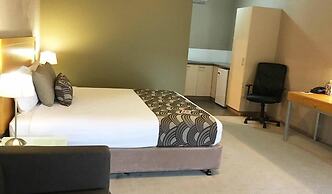 Blazing Stump Motel & Suites