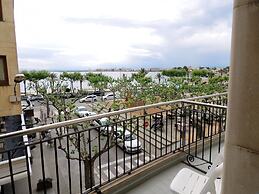 Apartment in Roses by the Beach