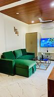 Stay 10 Parallel Apartment Hotel