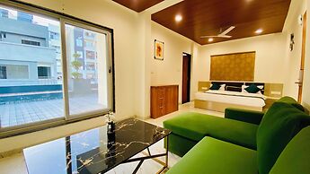Stay 10 Parallel Apartment Hotel