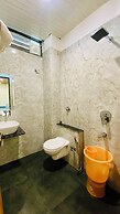 Stay 10 Parallel Apartment Hotel