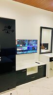 Stay 10 Parallel Apartment Hotel