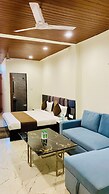 Stay 10 Parallel Apartment Hotel