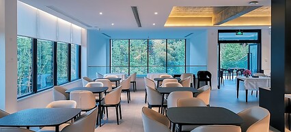 Nian hotel & resorts