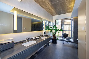Nian hotel & resorts