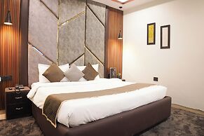 The Palatial Hotel