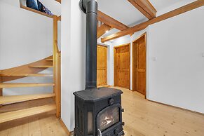 Villa in Dolni Branna With Sauna