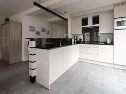 Beautiful Apartment With Lateral sea View