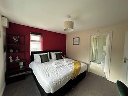 2br-sleeps6-parking-petsok-balcony-countryside