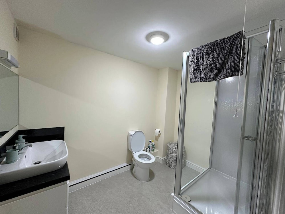 2br-sleeps6-parking-petsok-balcony-countryside